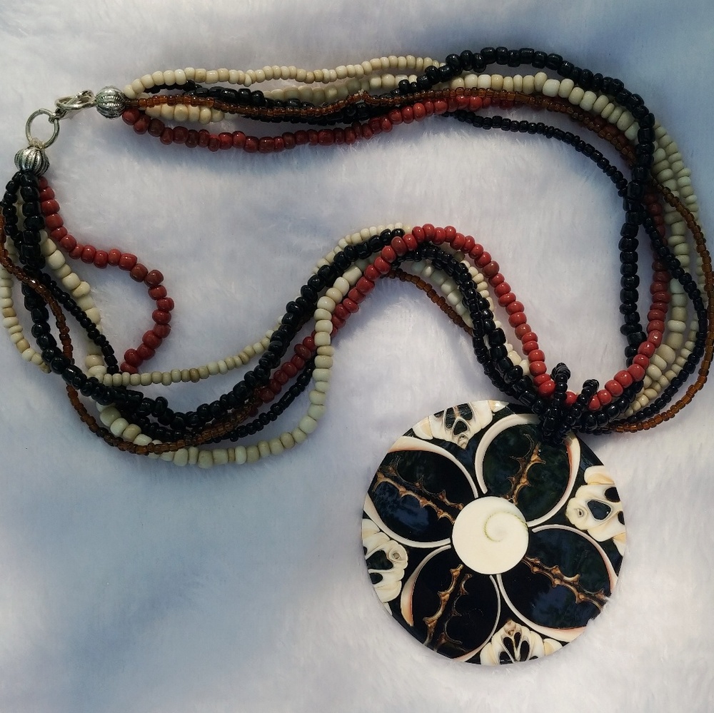 Beaded Necklace w/ Painted 🌼 Shell Pendant